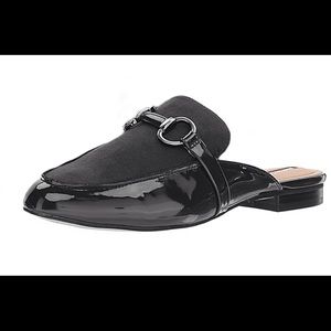 💸 SOLD 💸 Tahari Princetown Leather Slipper Mule